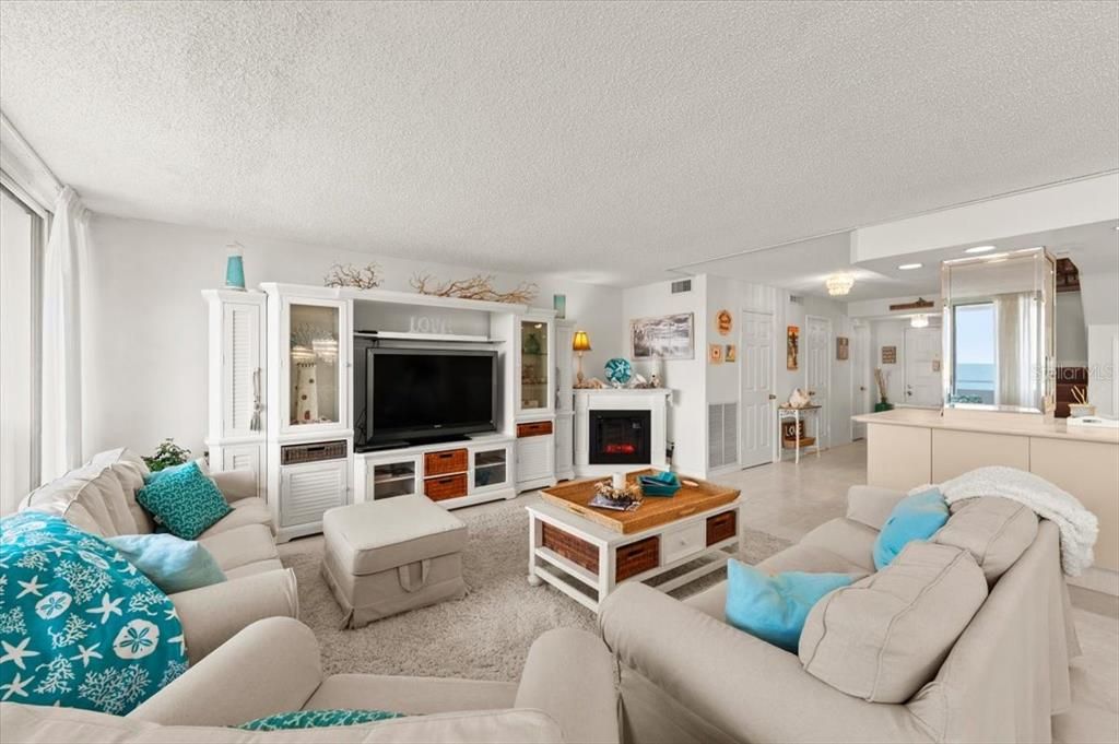 На продажу: $699,000 (4 спален, 4 ванн, 2790 Квадратных фут)