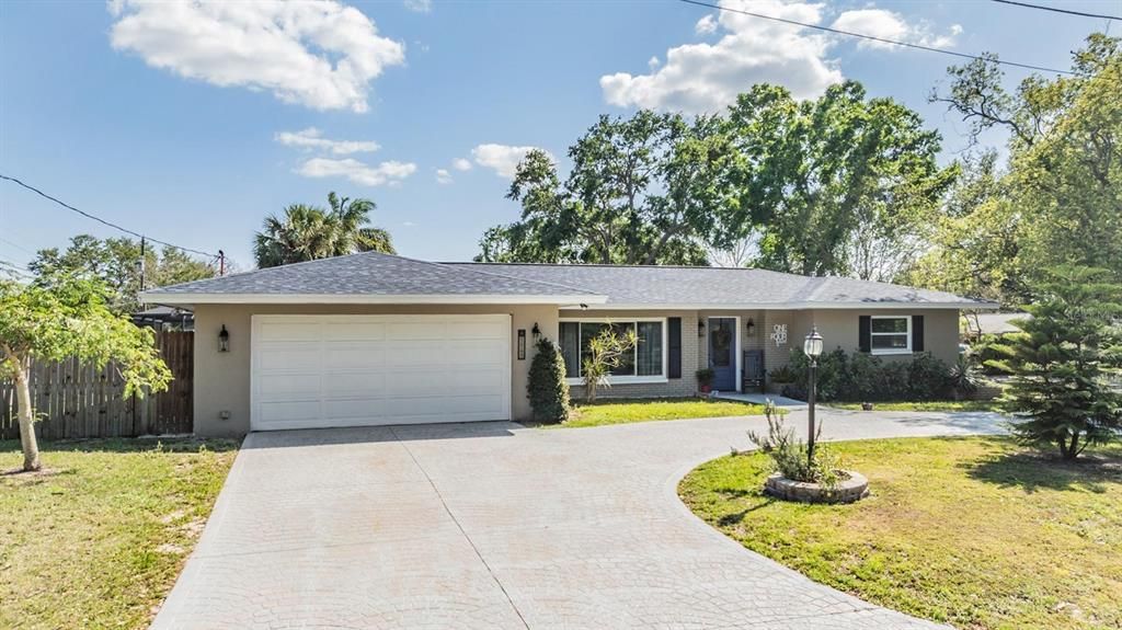 Vendido Recientemente: $549,900 (4 camas, 3 baños, 1949 Pies cuadrados)