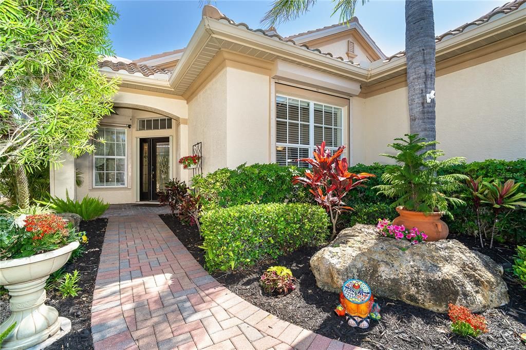 Recently Sold: $615,000 (3 beds, 2 baths, 1658 Square Feet)