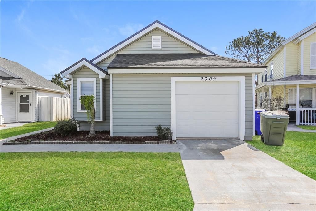 Recently Rented: $1,995 (3 beds, 2 baths, 1184 Square Feet)