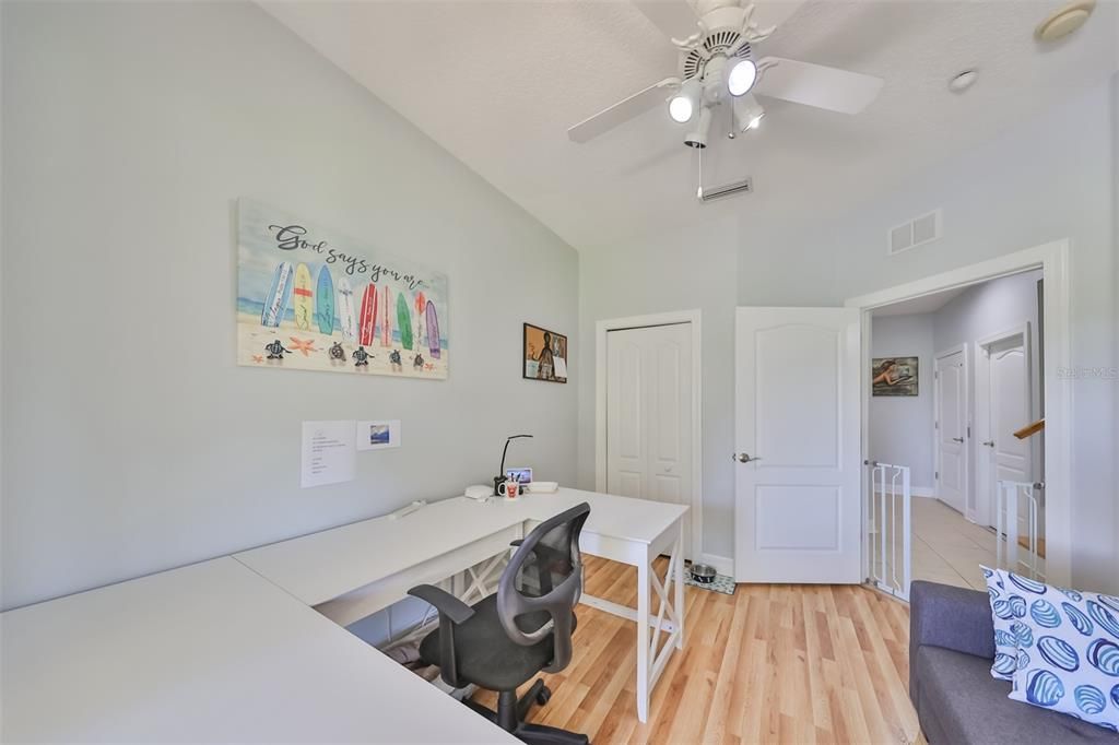 En Venta: $564,900 (3 camas, 3 baños, 2763 Pies cuadrados)