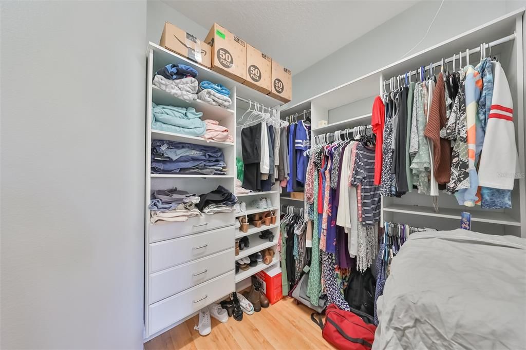 En Venta: $564,900 (3 camas, 3 baños, 2763 Pies cuadrados)