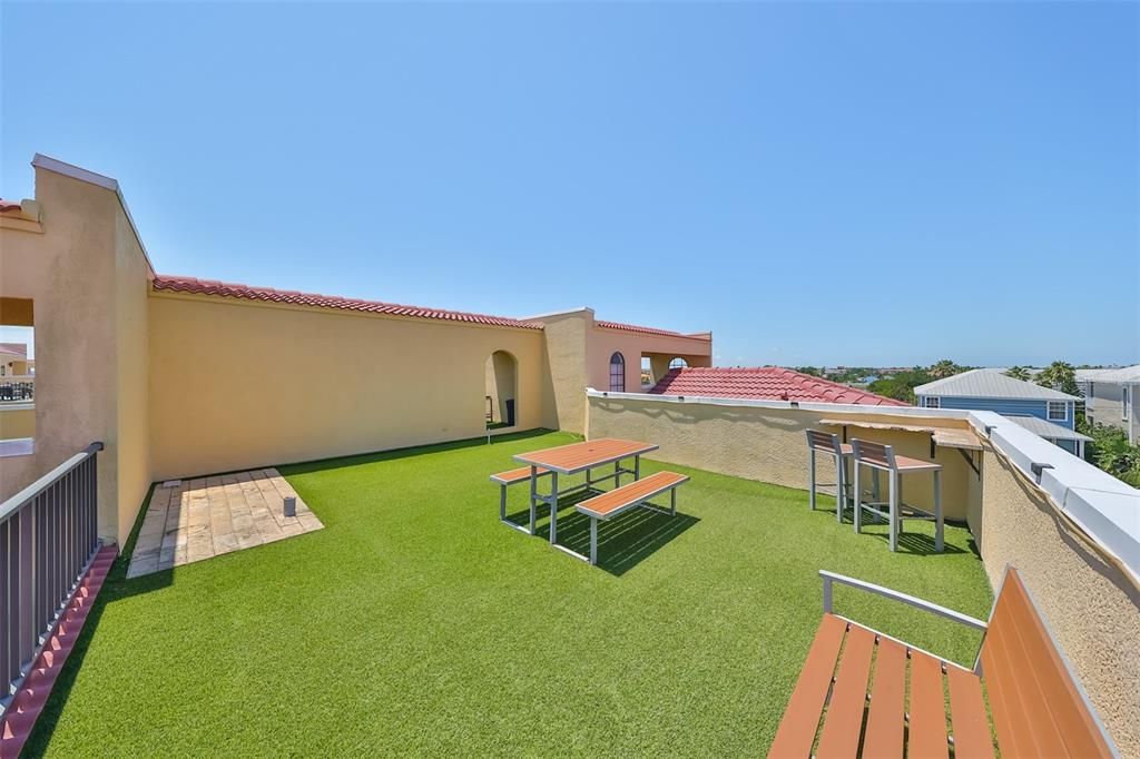 En Venta: $564,900 (3 camas, 3 baños, 2763 Pies cuadrados)