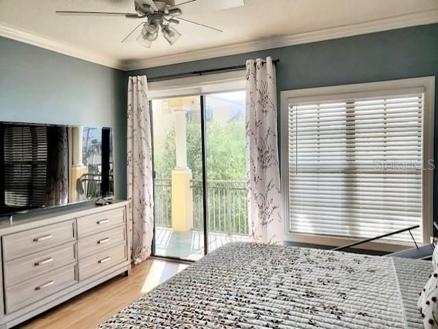 En Venta: $564,900 (3 camas, 3 baños, 2763 Pies cuadrados)