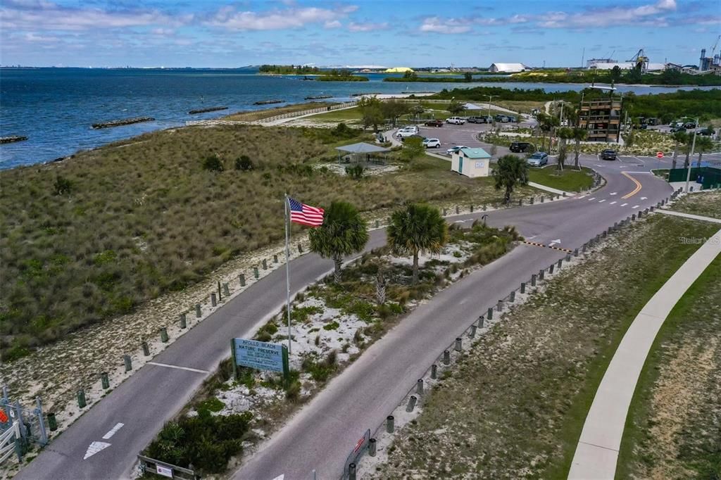 En Venta: $564,900 (3 camas, 3 baños, 2763 Pies cuadrados)