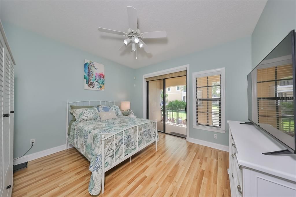 En Venta: $564,900 (3 camas, 3 baños, 2763 Pies cuadrados)