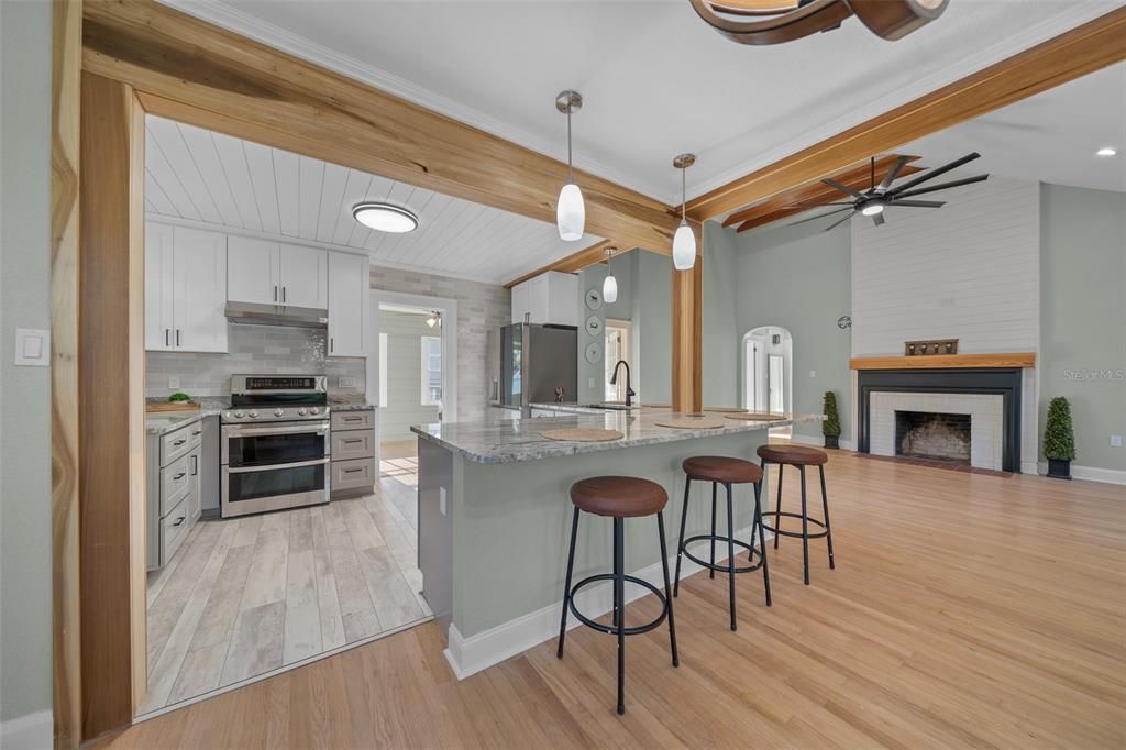 Active With Contract: $349,000 (3 beds, 2 baths, 1971 Square Feet)