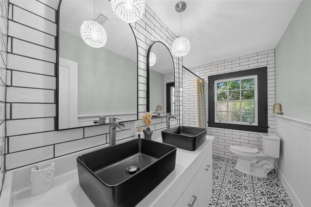 Active With Contract: $349,000 (3 beds, 2 baths, 1971 Square Feet)