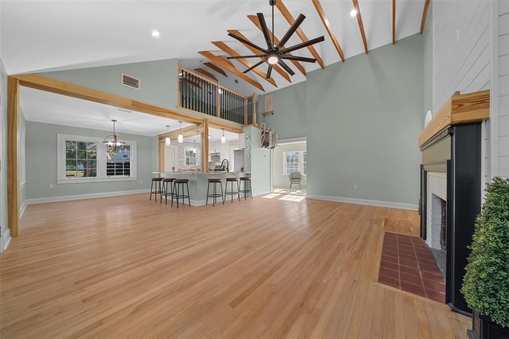 Active With Contract: $349,000 (3 beds, 2 baths, 1971 Square Feet)