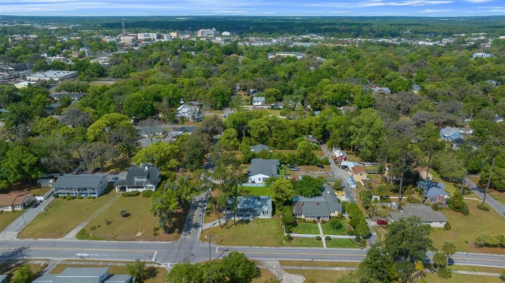 Active With Contract: $349,000 (3 beds, 2 baths, 1971 Square Feet)