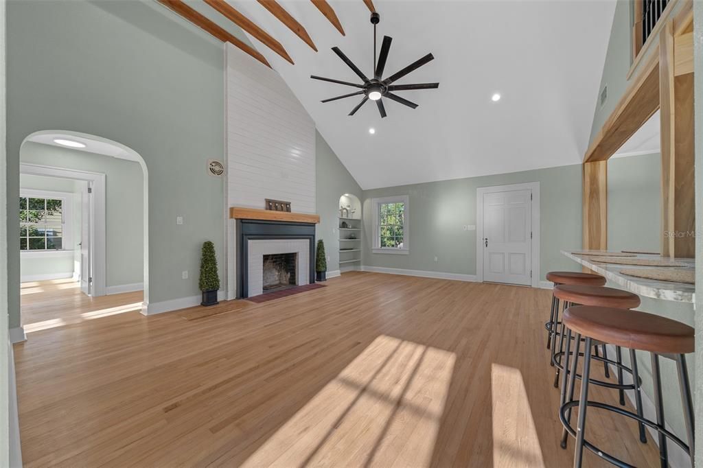 Active With Contract: $349,000 (3 beds, 2 baths, 1971 Square Feet)