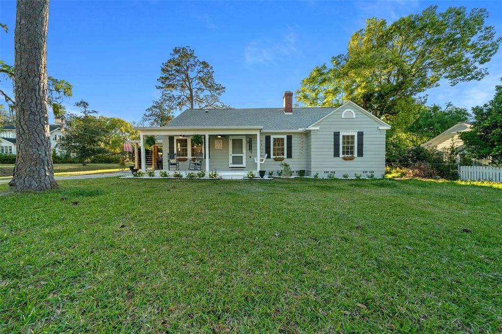 Active With Contract: $349,000 (3 beds, 2 baths, 1971 Square Feet)