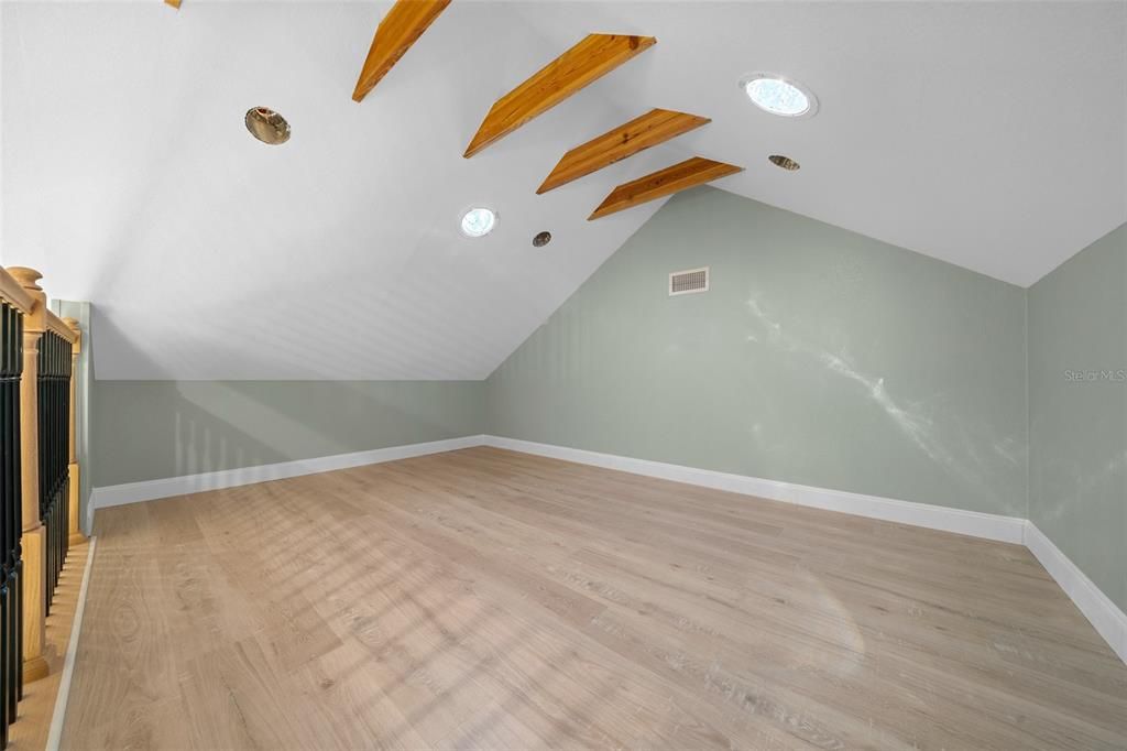 Active With Contract: $349,000 (3 beds, 2 baths, 1971 Square Feet)