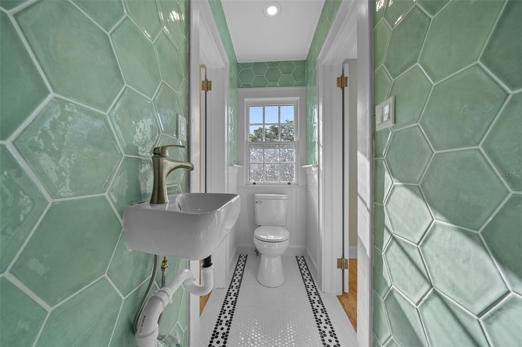 Active With Contract: $349,000 (3 beds, 2 baths, 1971 Square Feet)