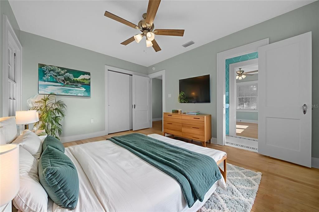 Active With Contract: $349,000 (3 beds, 2 baths, 1971 Square Feet)