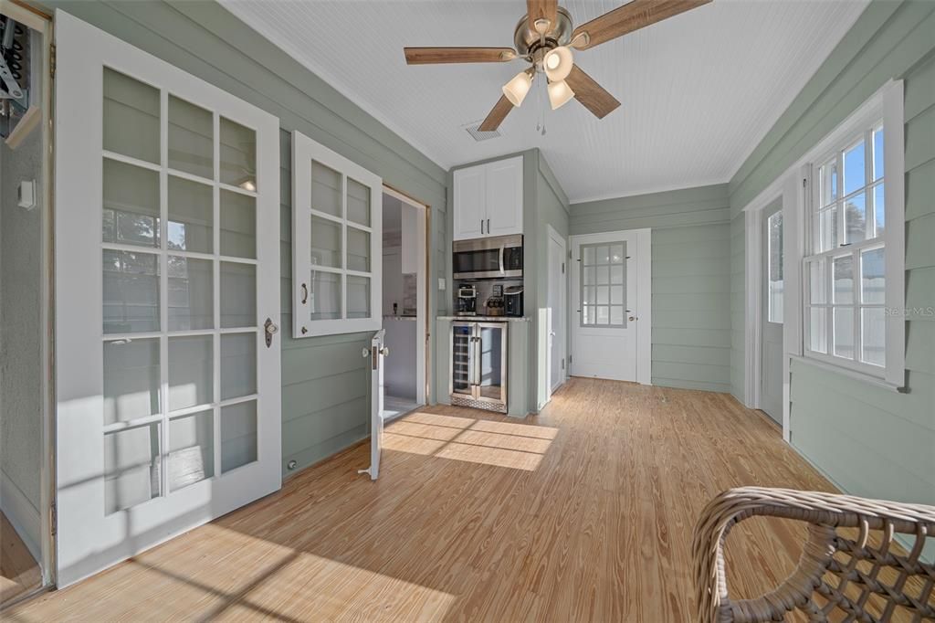 Active With Contract: $349,000 (3 beds, 2 baths, 1971 Square Feet)