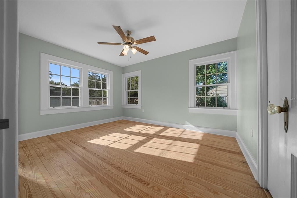 Active With Contract: $349,000 (3 beds, 2 baths, 1971 Square Feet)