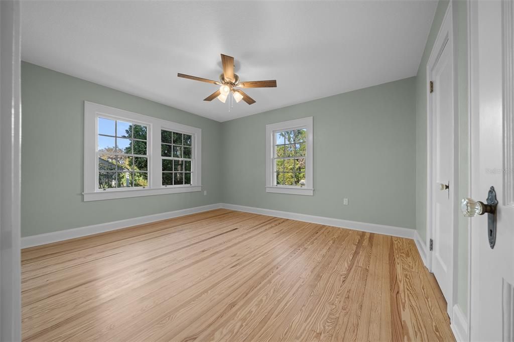 Active With Contract: $349,000 (3 beds, 2 baths, 1971 Square Feet)