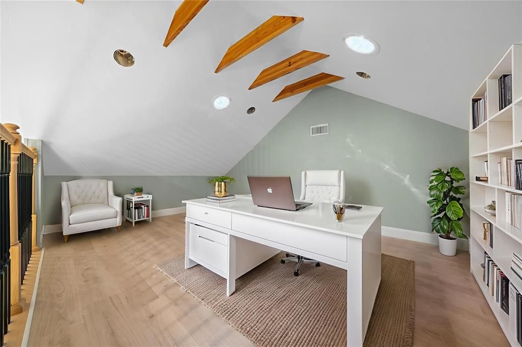 Active With Contract: $349,000 (3 beds, 2 baths, 1971 Square Feet)