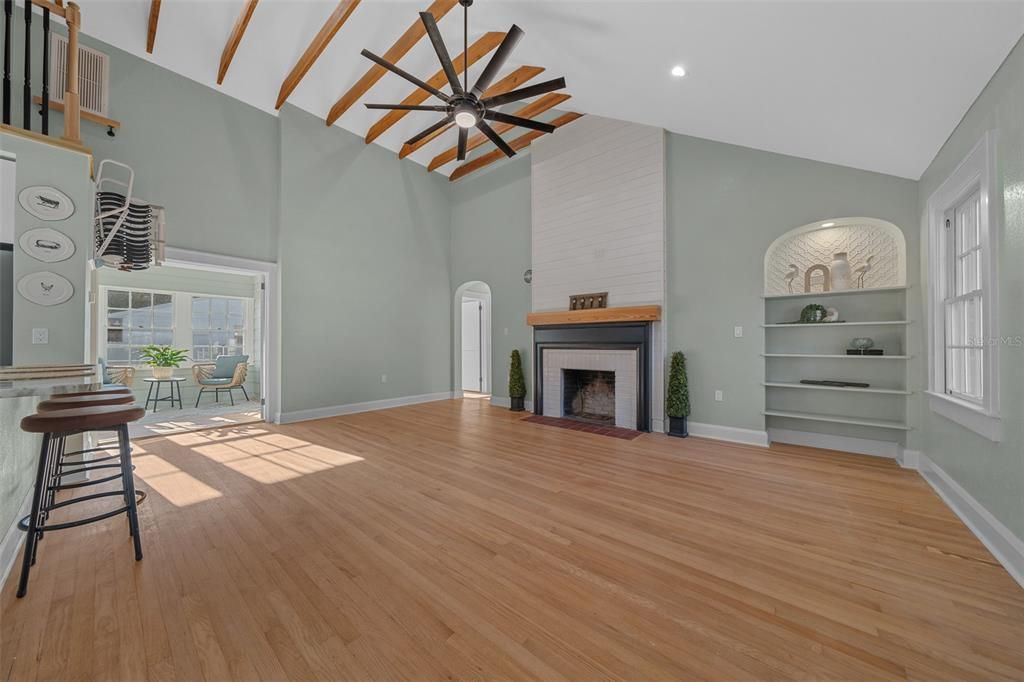 Active With Contract: $349,000 (3 beds, 2 baths, 1971 Square Feet)