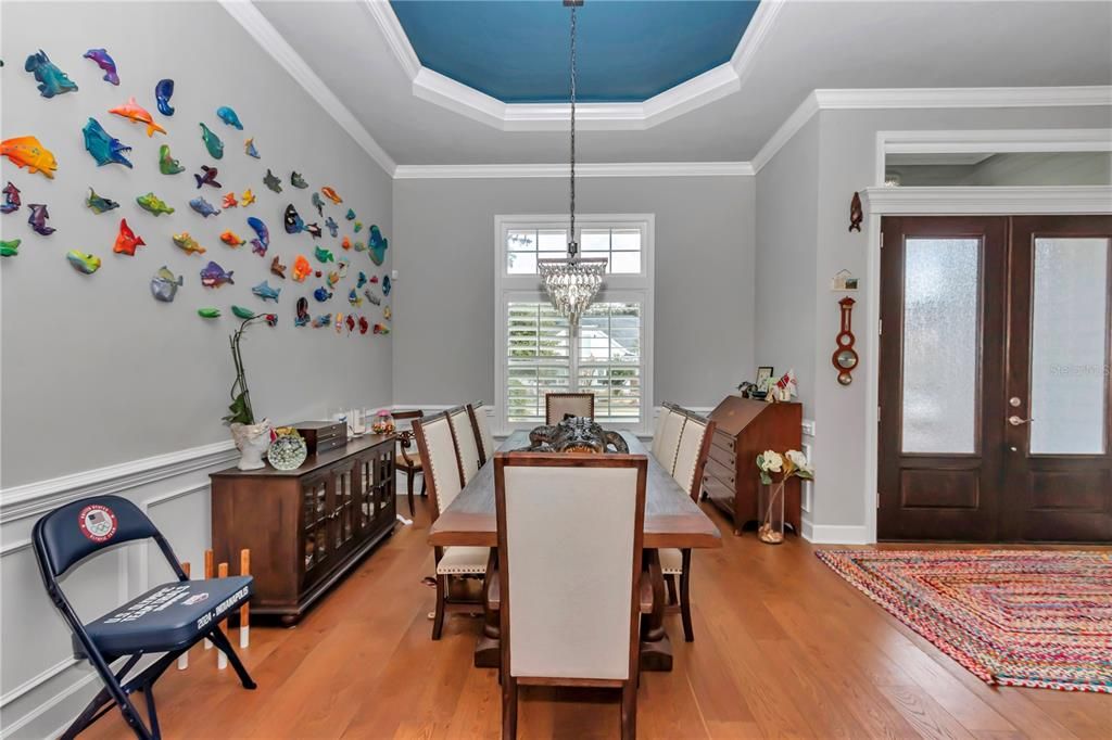 合同活跃: $1,075,000 (5 贝兹, 3 浴室, 3200 平方英尺)