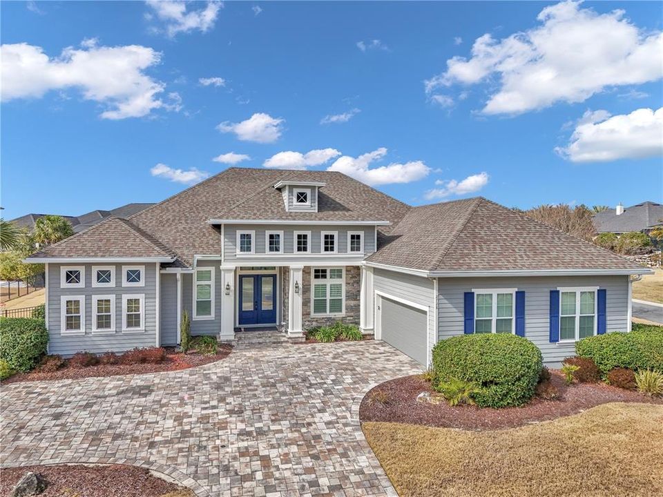 合同活跃: $1,075,000 (5 贝兹, 3 浴室, 3200 平方英尺)