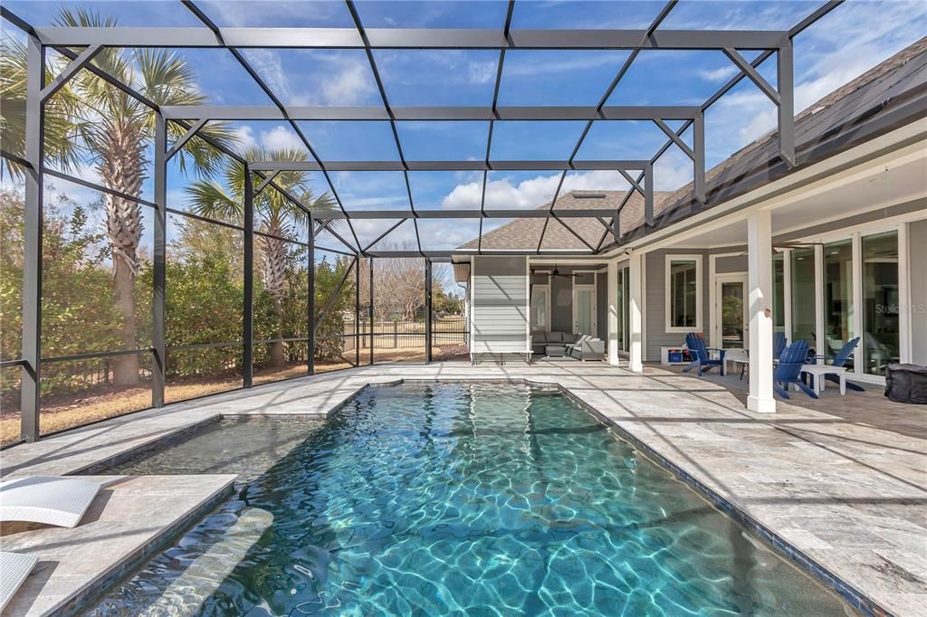 合同活跃: $1,075,000 (5 贝兹, 3 浴室, 3200 平方英尺)