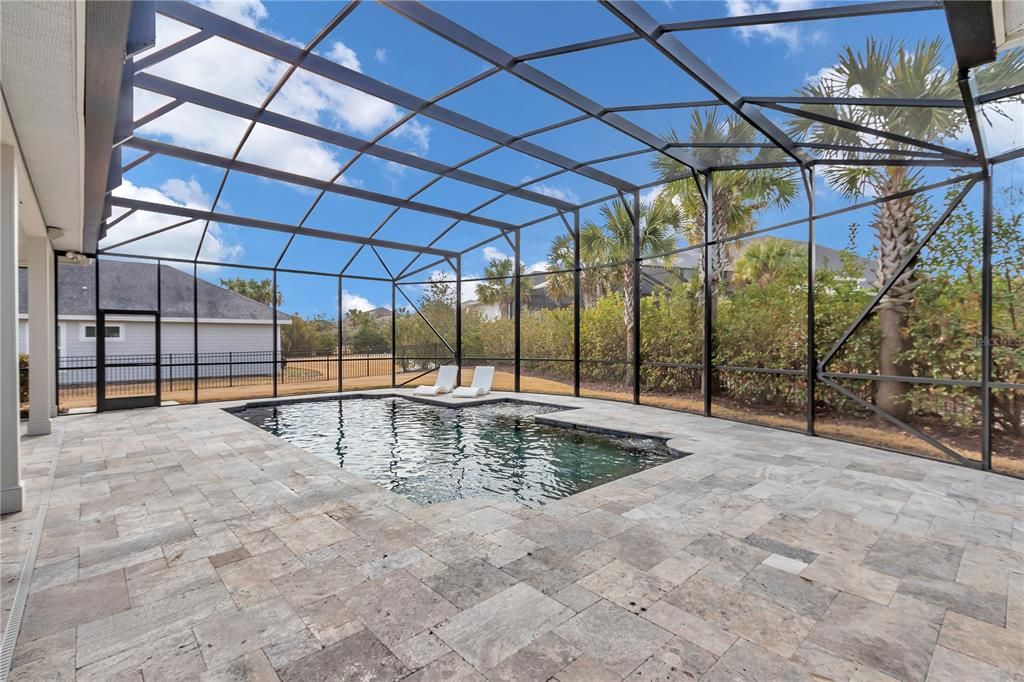 合同活跃: $1,075,000 (5 贝兹, 3 浴室, 3200 平方英尺)