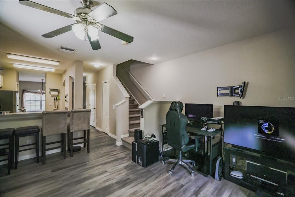 En Venta: $240,000 (2 camas, 2 baños, 1383 Pies cuadrados)