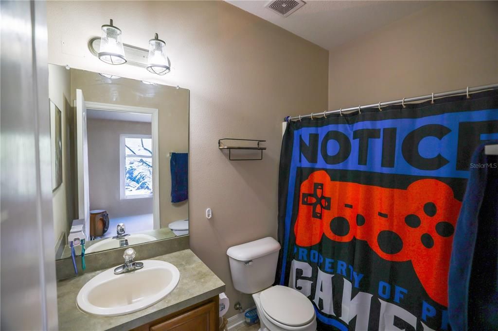 En Venta: $240,000 (2 camas, 2 baños, 1383 Pies cuadrados)