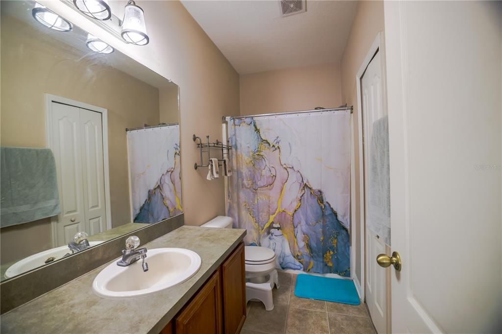 En Venta: $240,000 (2 camas, 2 baños, 1383 Pies cuadrados)