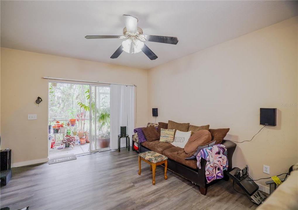 En Venta: $240,000 (2 camas, 2 baños, 1383 Pies cuadrados)