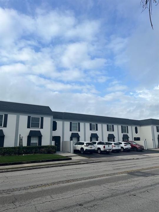 最近售出: $179,900 (2 贝兹, 1 浴室, 783 平方英尺)