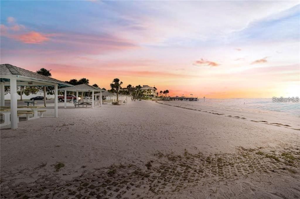 待售: $899,000 (5 贝兹, 3 浴室, 3570 平方英尺)