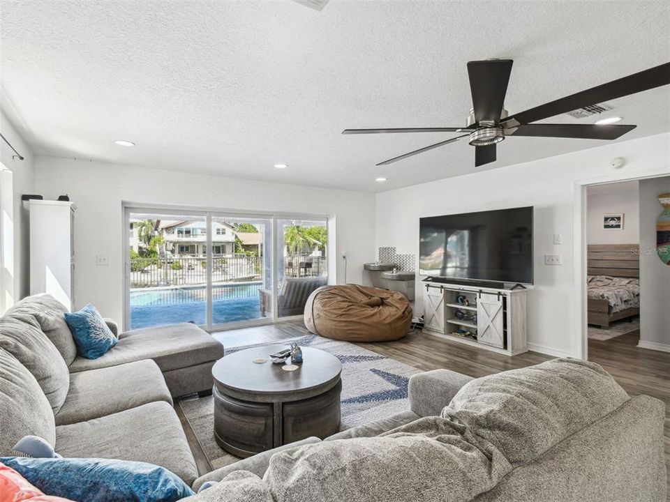 待售: $899,000 (5 贝兹, 3 浴室, 3570 平方英尺)