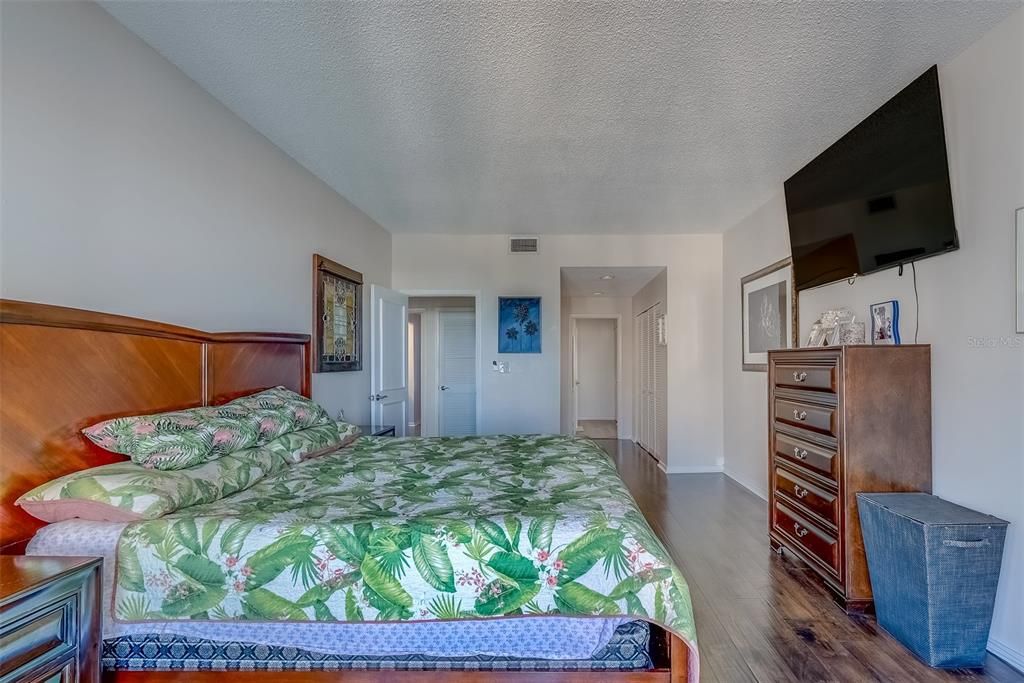 En Venta: $644,900 (2 camas, 2 baños, 1403 Pies cuadrados)