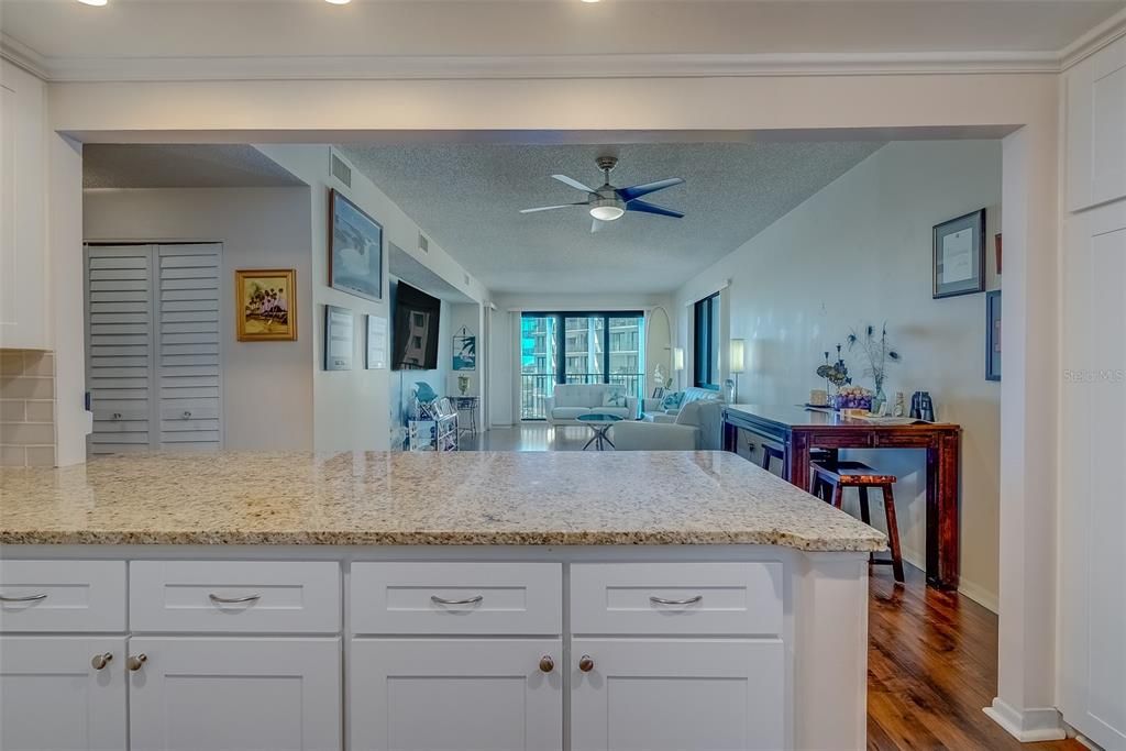 En Venta: $644,900 (2 camas, 2 baños, 1403 Pies cuadrados)