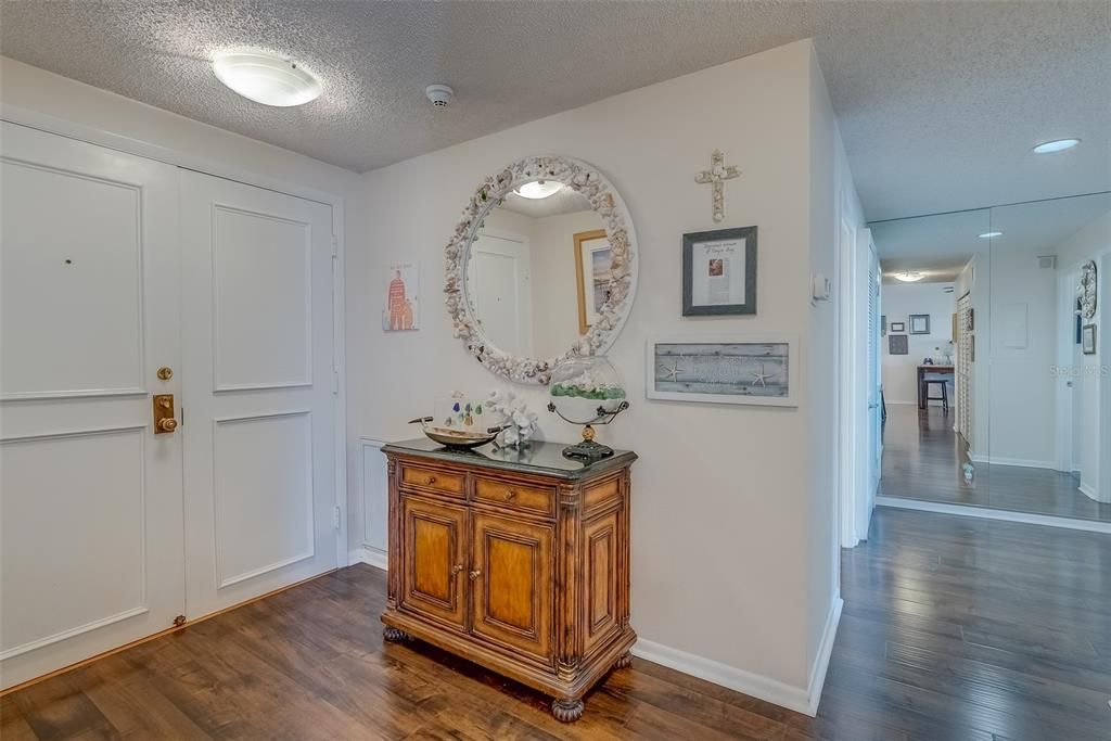 En Venta: $644,900 (2 camas, 2 baños, 1403 Pies cuadrados)