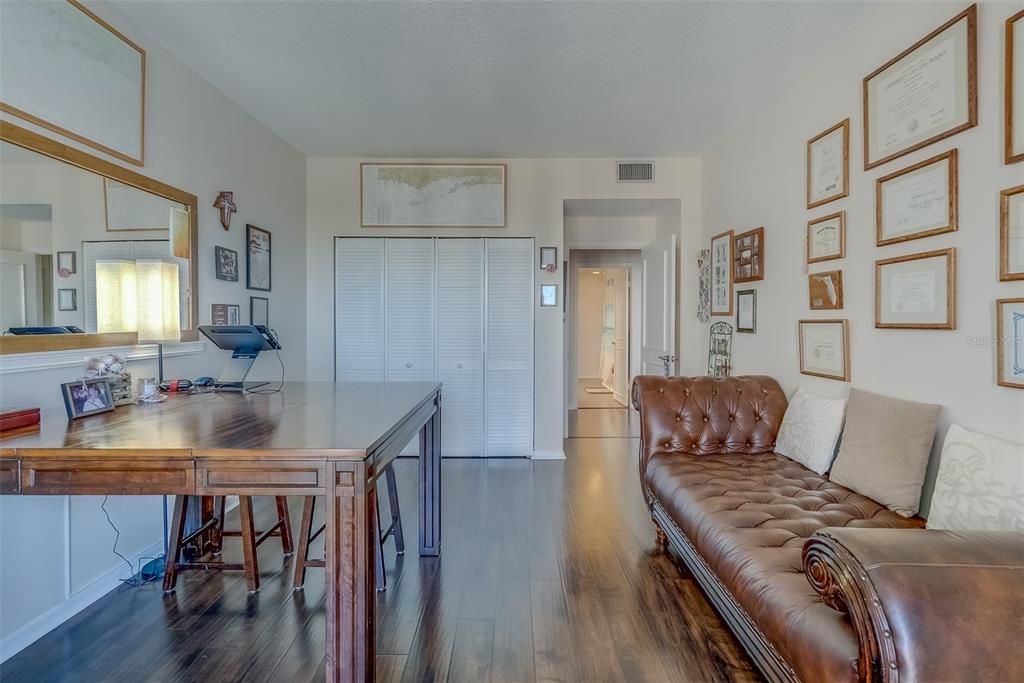 En Venta: $644,900 (2 camas, 2 baños, 1403 Pies cuadrados)