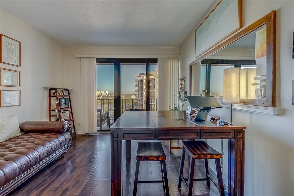 En Venta: $644,900 (2 camas, 2 baños, 1403 Pies cuadrados)