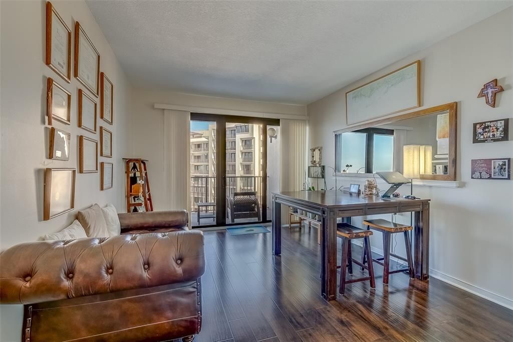 En Venta: $644,900 (2 camas, 2 baños, 1403 Pies cuadrados)