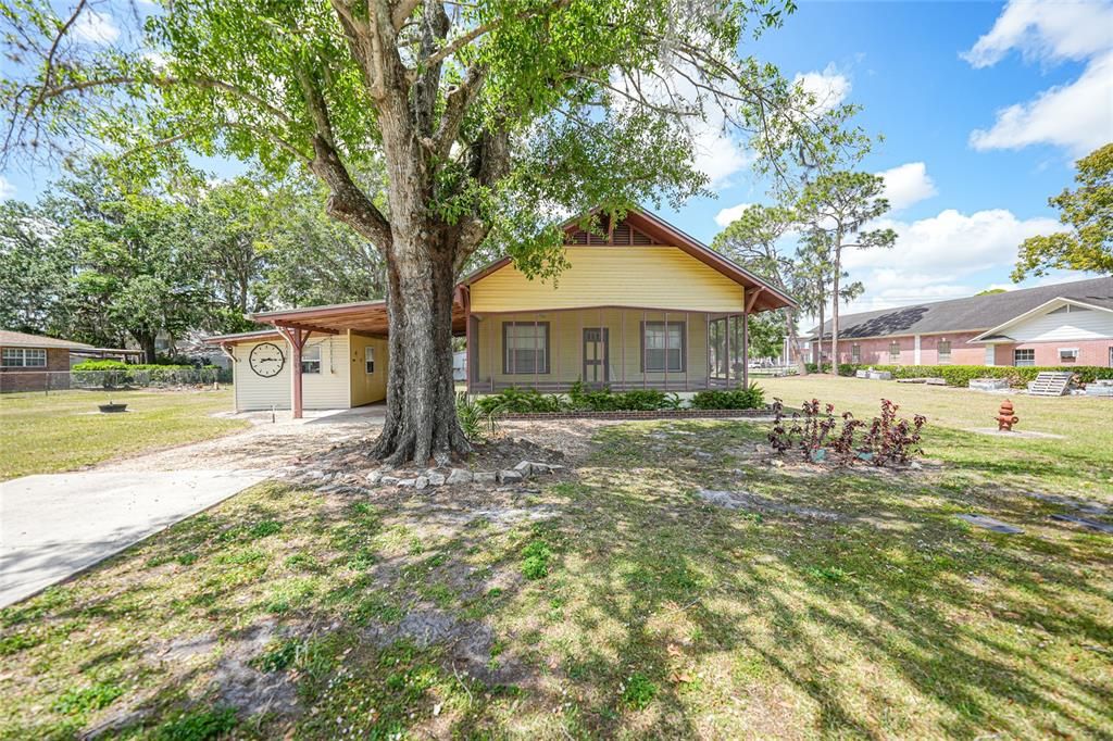 Recently Sold: $229,000 (3 beds, 1 baths, 1281 Square Feet)