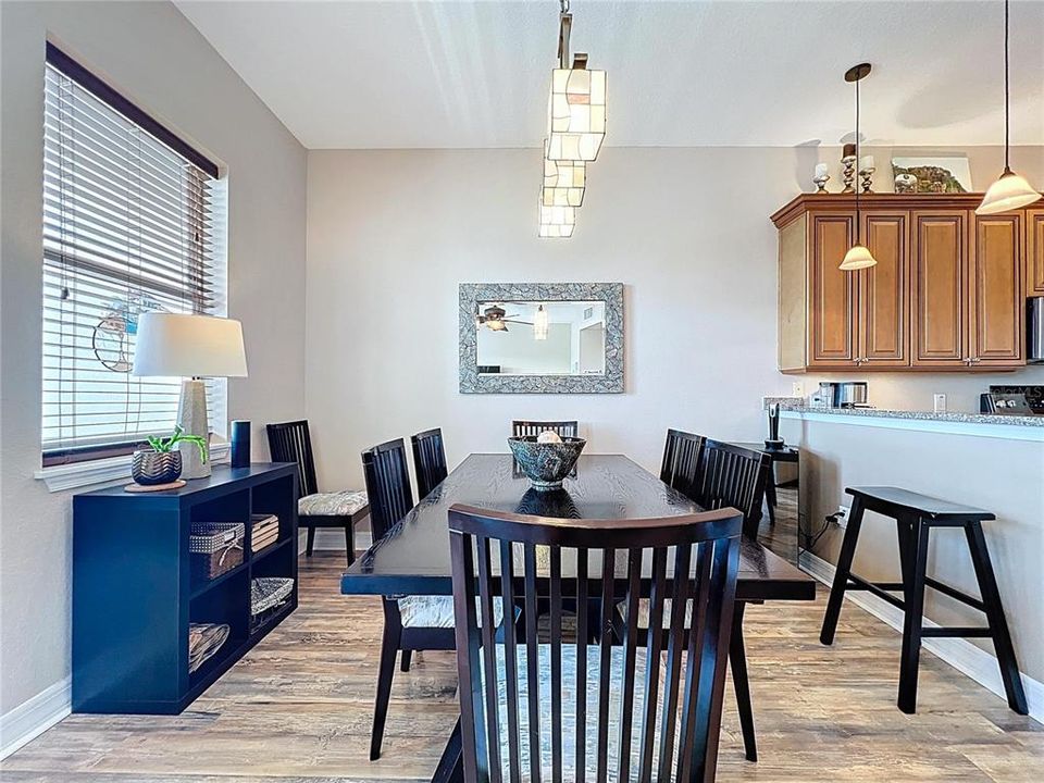 待售: $849,900 (3 贝兹, 3 浴室, 2400 平方英尺)