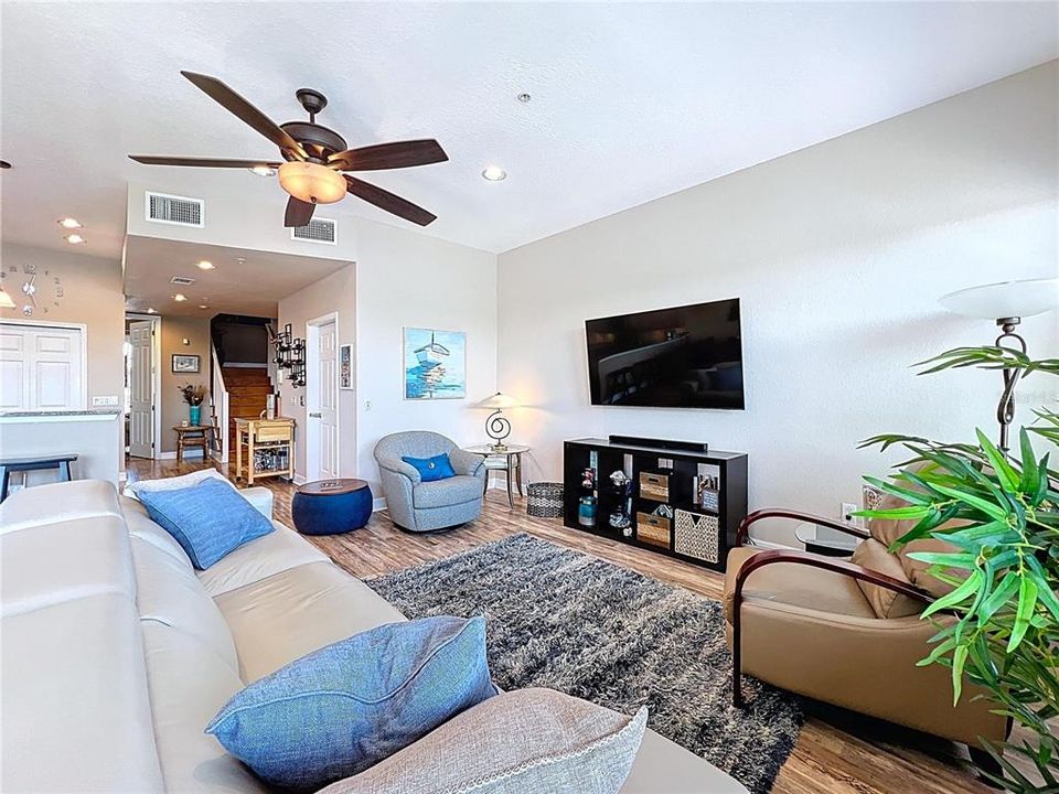 待售: $849,900 (3 贝兹, 3 浴室, 2400 平方英尺)