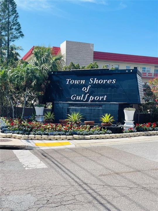 Recently Sold: $289,000 (2 beds, 2 baths, 1450 Square Feet)