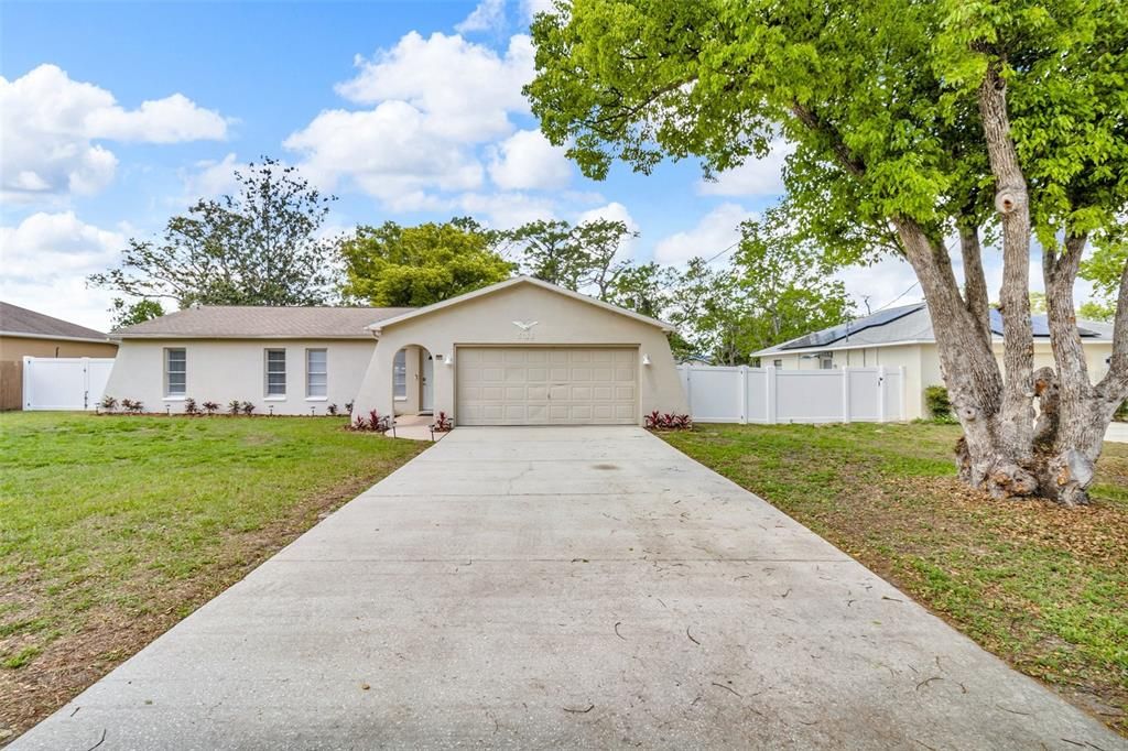 Recently Sold: $249,900 (2 beds, 2 baths, 997 Square Feet)