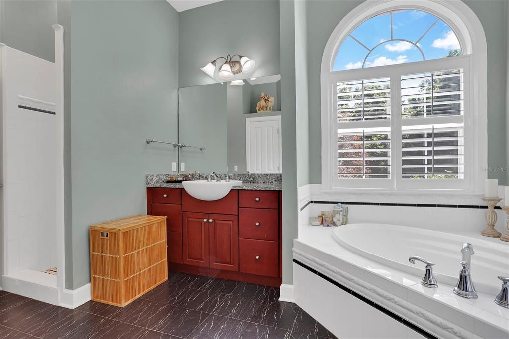 待售: $1,550,000 (5 贝兹, 4 浴室, 5360 平方英尺)