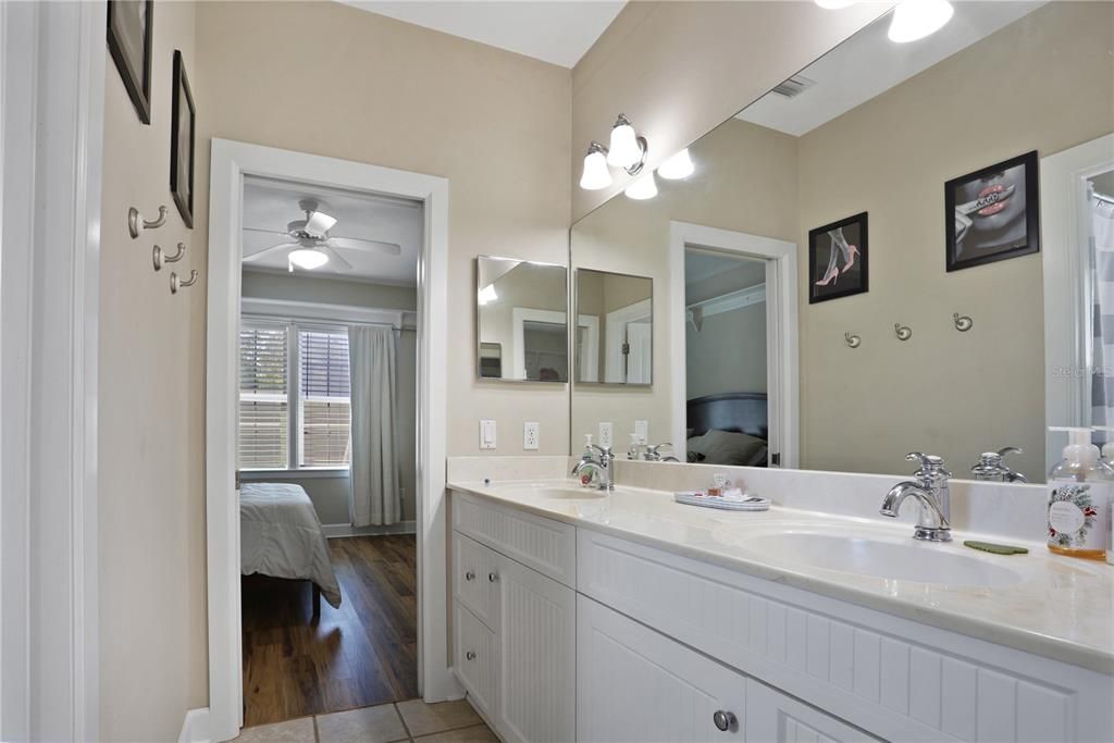 待售: $1,550,000 (5 贝兹, 4 浴室, 5360 平方英尺)