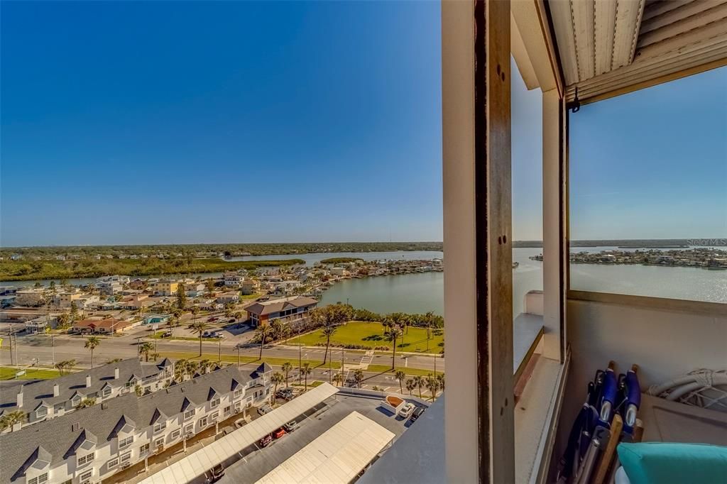 Active With Contract: $2,975 (1 beds, 1 baths, 1060 Square Feet)