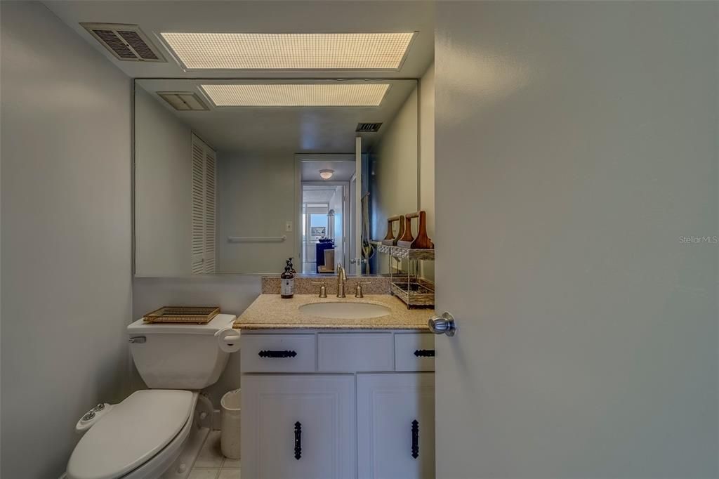 Active With Contract: $2,975 (1 beds, 1 baths, 1060 Square Feet)